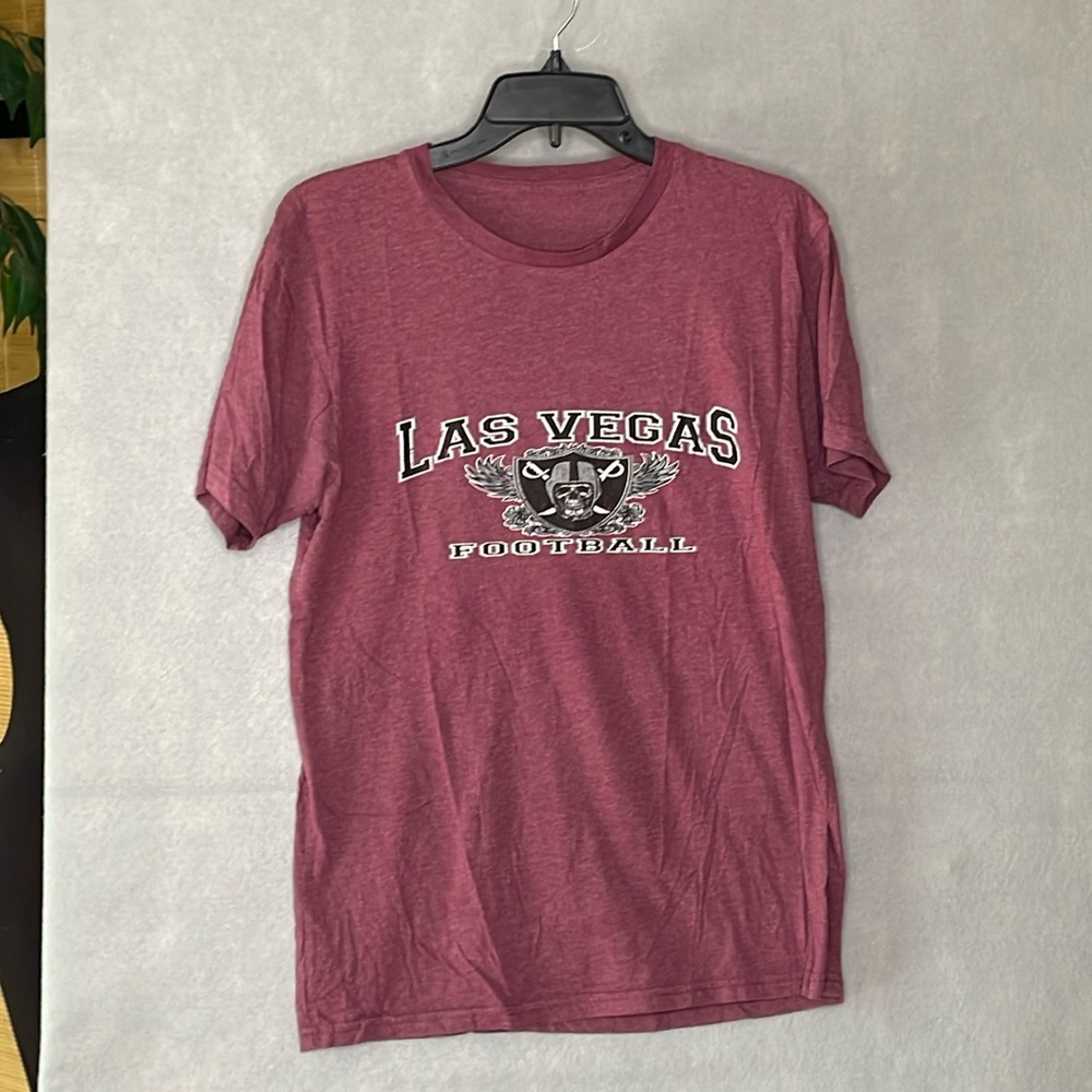 LAS VEGAS Raiders Football Short Sleeve Shirt Men's Small Weathered RED EUC